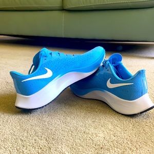 Nike Zoom Pegasus 37 tennis shoes